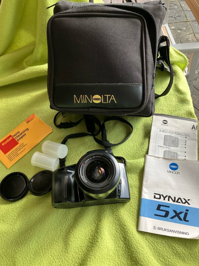 Minolta Dynax 5xi kamera med objektiv