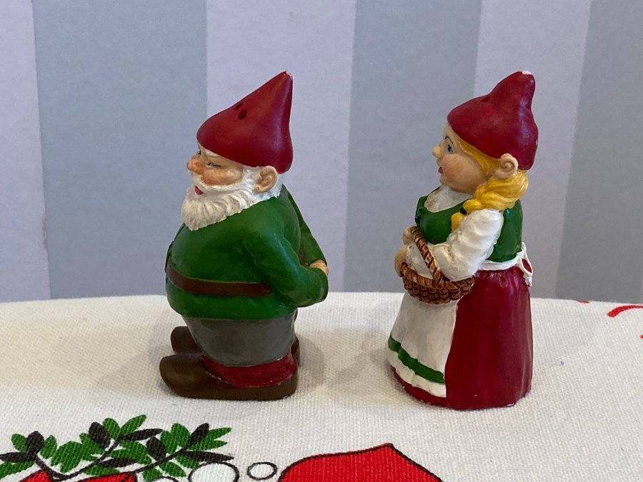 Sagaform salt- och pepparkar tomtar tomtepar saltkar peppar kök tomte salt kar