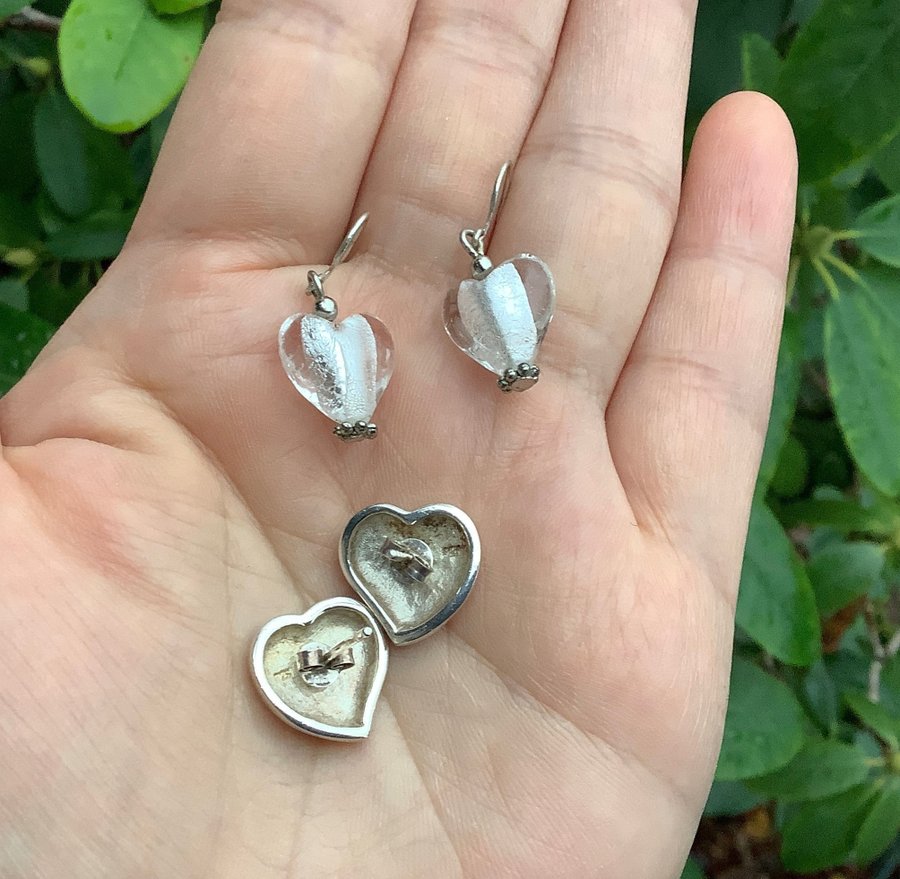 2 par Hjärtformade Örhängen i Vit Murano Glas och 925 Silver