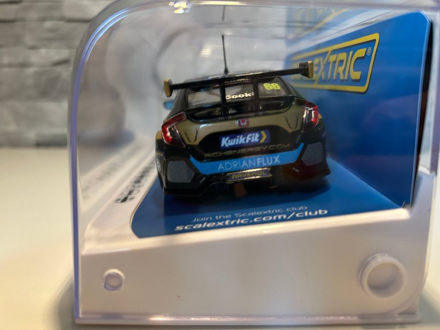 Scalextric C4409 BTCC Honda Civic FK8 Type R Josh Cook