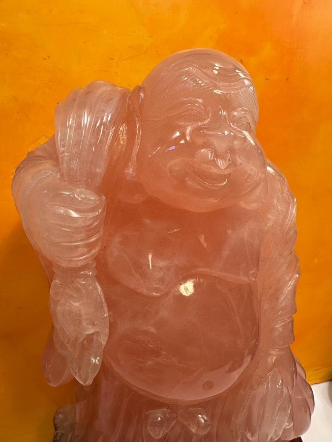 Rosenkvarts  Buddha Figurin på sockel Kina tidigt 1900-tal