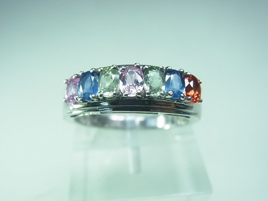 GEMSTONE RING MULTICOLOR SILVER signerad HARRY IVENS.