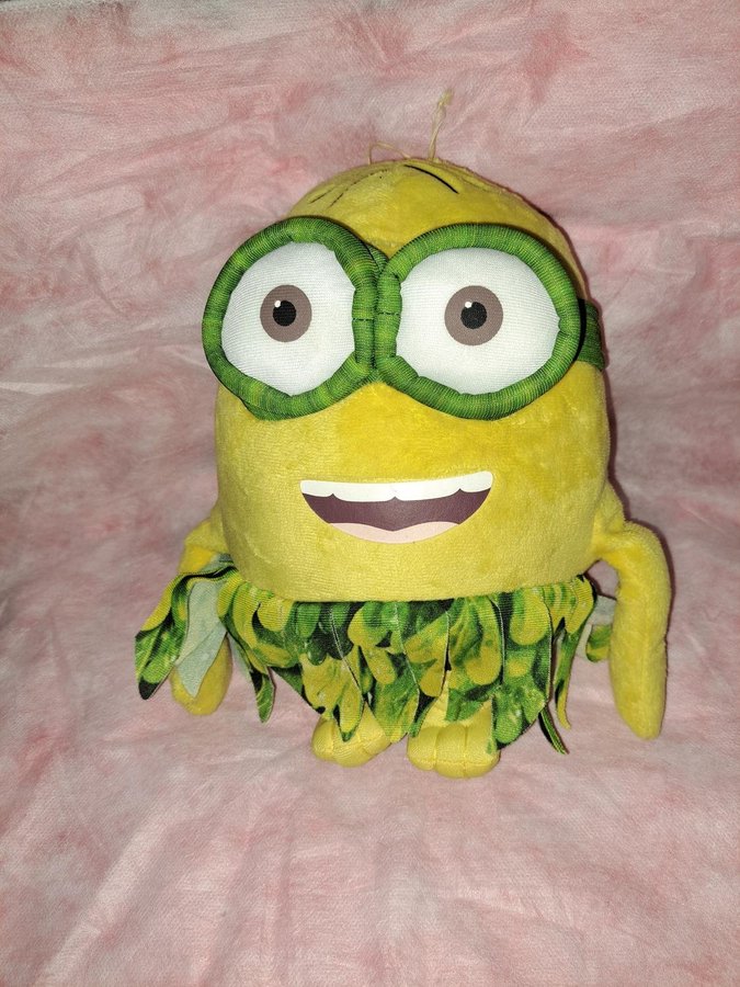 Despicable Me Plush Tropical Minion Plush Toy - Hawaii Stuart