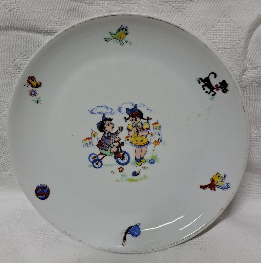 Vintage barnporslinstallrik children's porcelain plate with animals and children