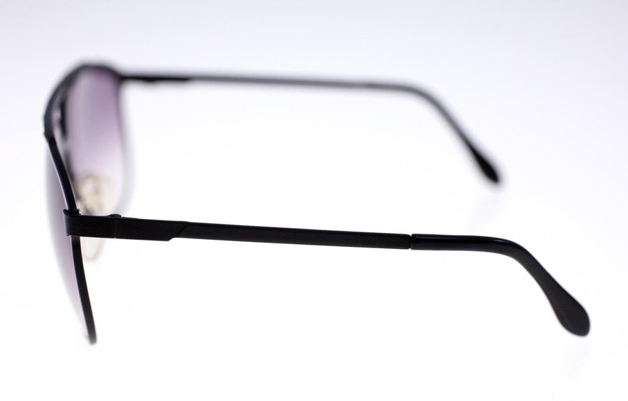 Vintage unisex black pilot-style sunglasses circa 1980s-grey gradient lenses-30g
