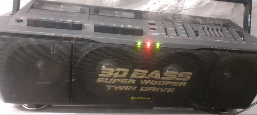 Hitachi 3D Bass Super Woofer dubelkaset TRK-3D88E Boombox Stereo Radio retro