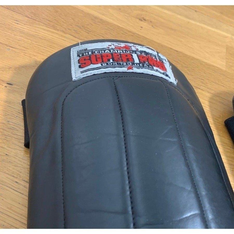 Super Pro Boxing Gear Benskydd 32cm Shin Guard Thai