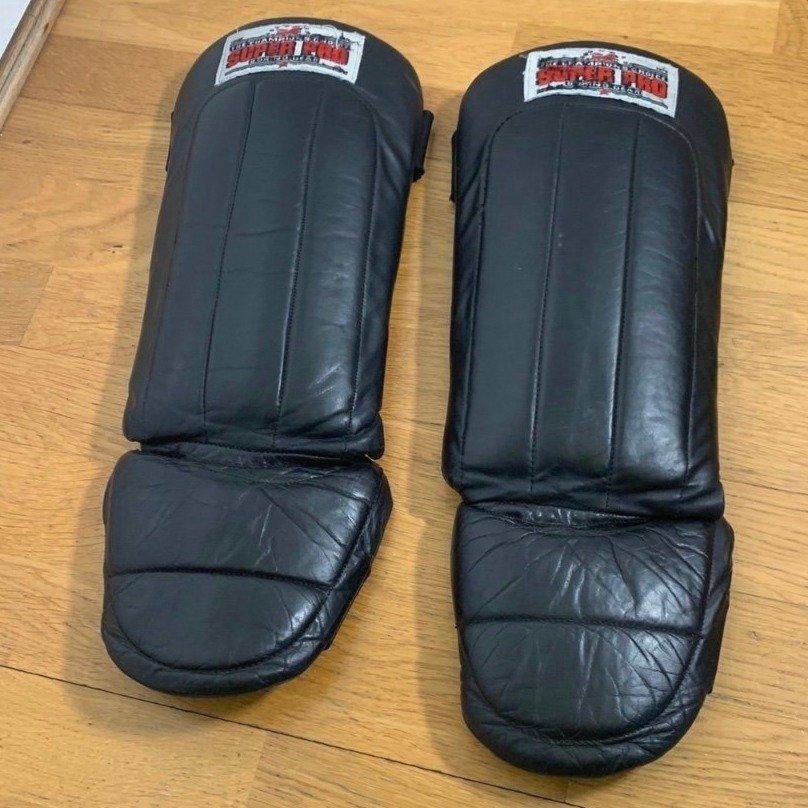 Super Pro Boxing Gear Benskydd 32cm Shin Guard Thai