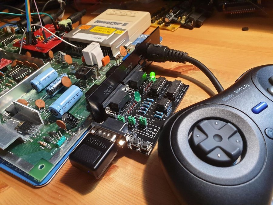 C64 Mega Switcher - Mega drive controller till Commodore 64