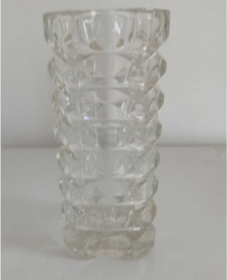 Vase Windsor en verre moulé