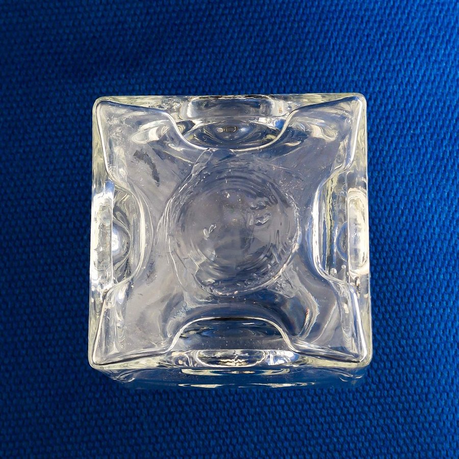 VAS/FLASKA I GLAS CIRKELMÖNSTER I RELIEF GULLASKRUV GLASBRUK 1960/70-TAL