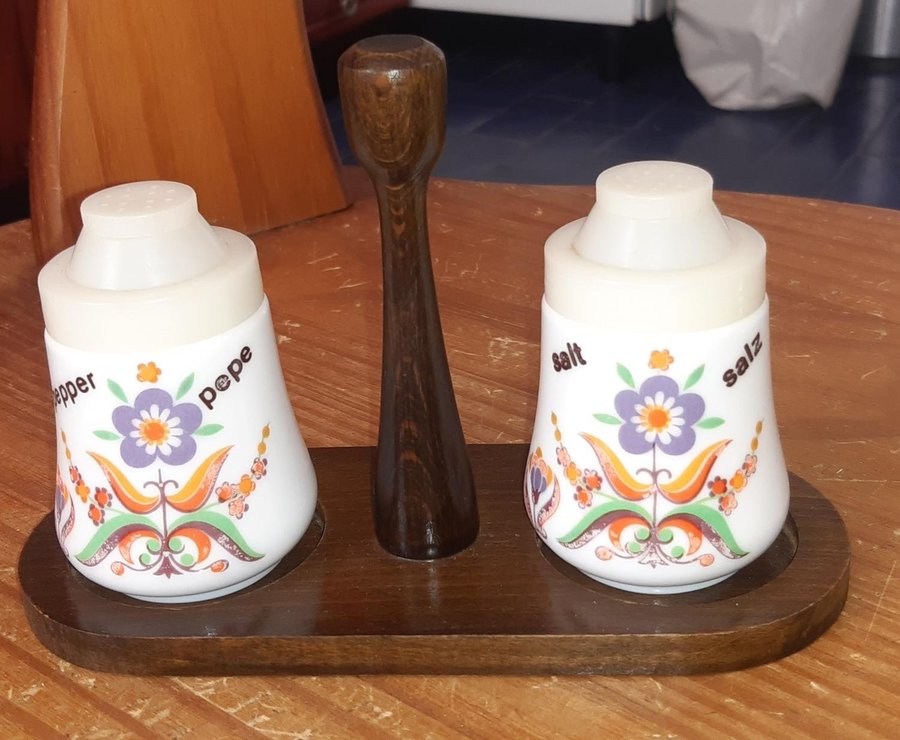 Vintage handmålade Salt och Peppar Shakers