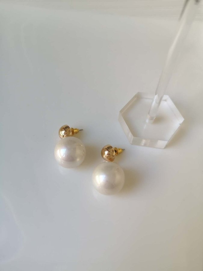 Guldpläterade örhängen med pärlorsilver 925 stud