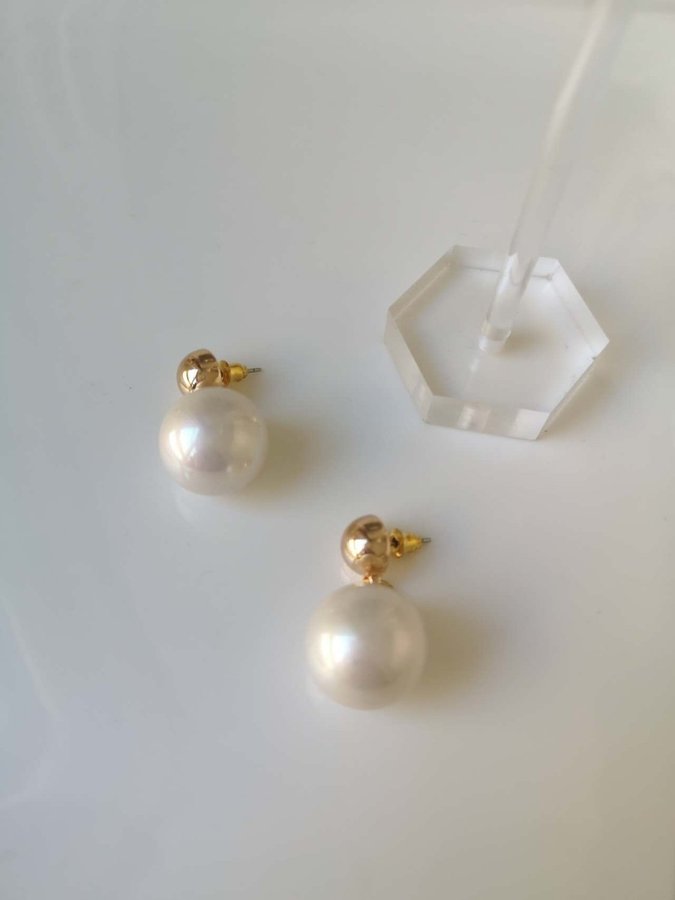 Guldpläterade örhängen med pärlorsilver 925 stud