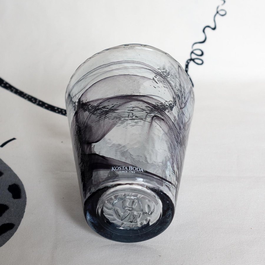 TUMBLER LJUSLYKTA "MINE" KOSTA BODA DESIGN ULRIKA HYDMAN-VALLIEN SVART