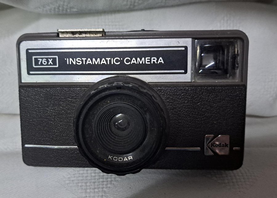 Vintage 1970`s KODAK INSTAMATIC CAMERA 76X