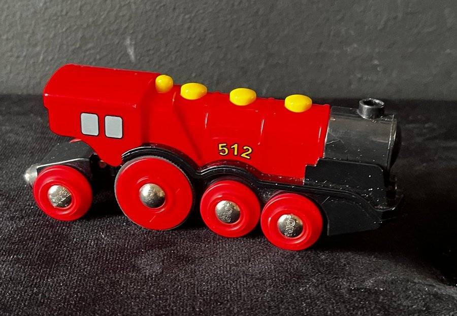 Brio bandelar - Brio Motordrivet tåg - The Mighty Red action locomotive 33223