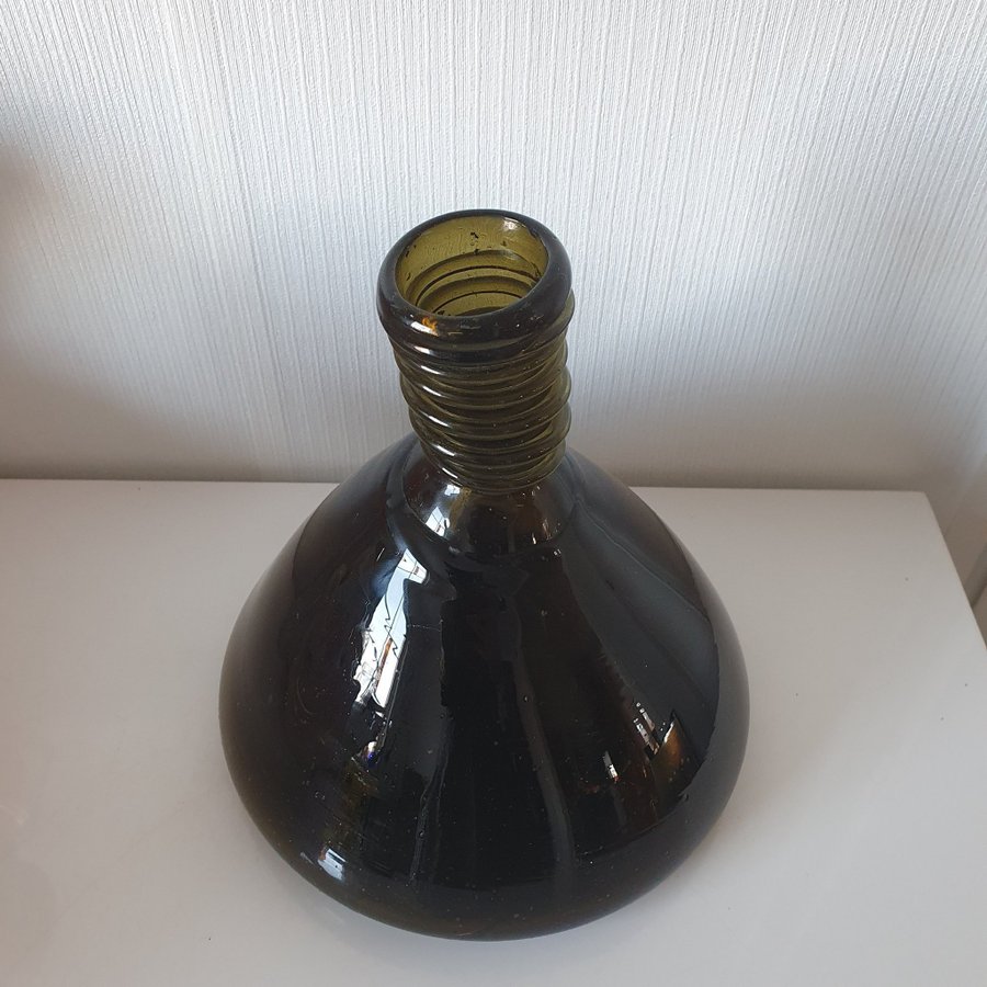 Karaff / flaska /decanter / bottle / butelka / Velt 90  Polen / Maria Veltuzen