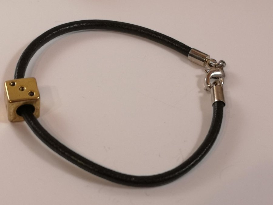 Berlock armband 185 cm Svart läder armband med klo lås