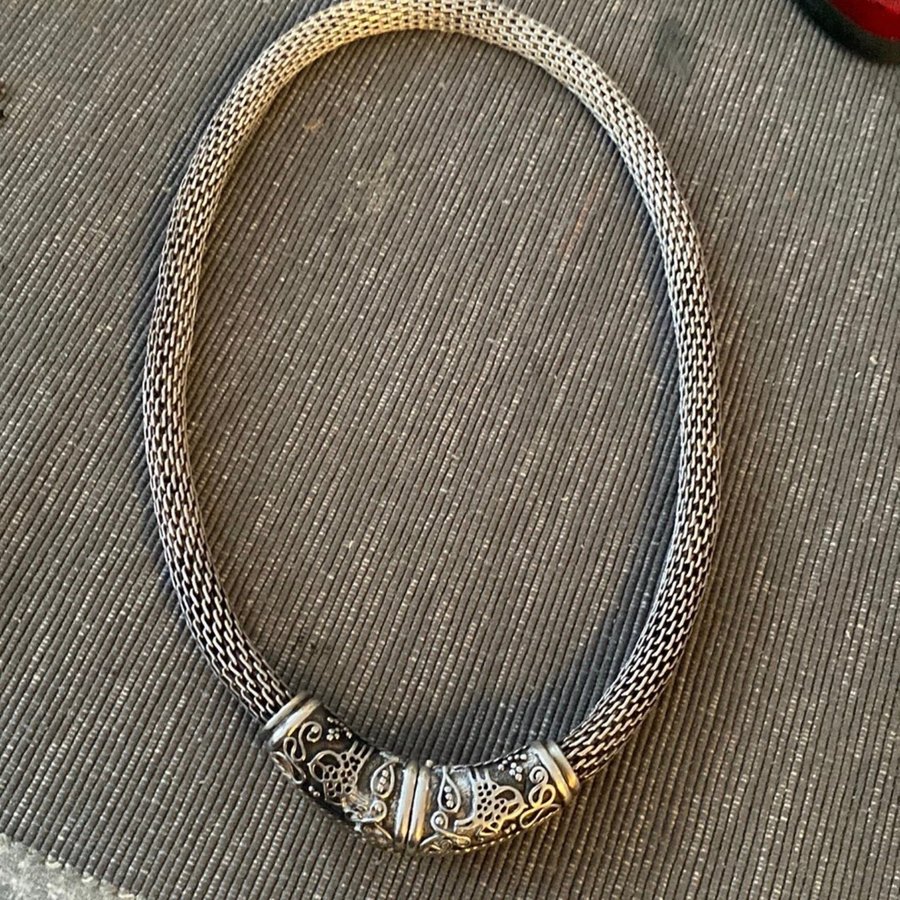 super snyggt halsband i 875 silver 76 g Retro gamalt är rejält