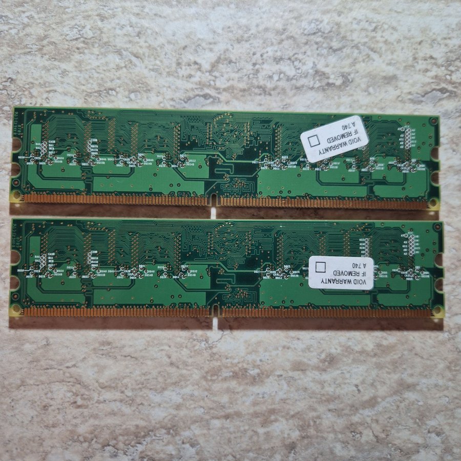 2 st Samsung 512MB 1Rx8 PC2-5300U-555-12-ZZ