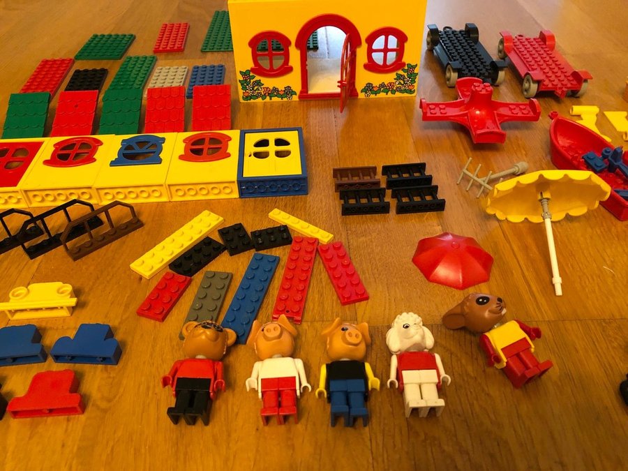 Lego Fabuland Diverse bitar Kaross Hus Fönster Dörrar