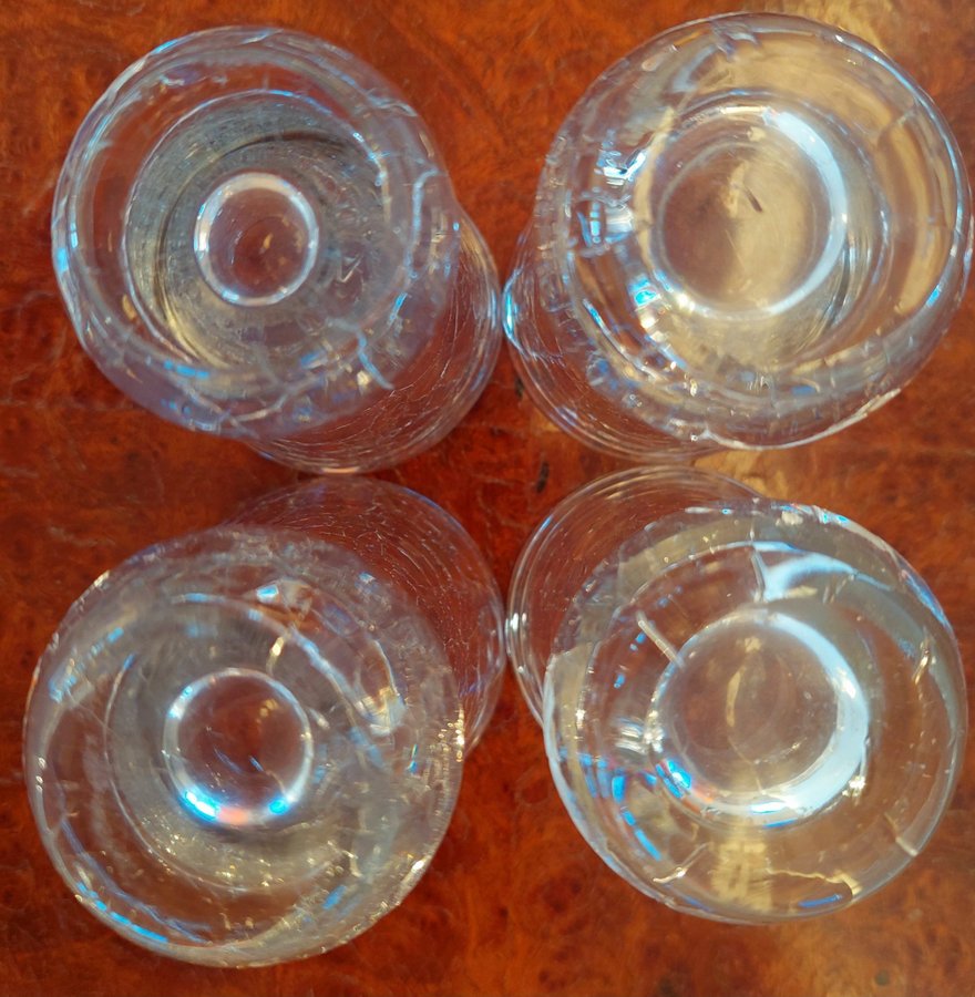 4 små munblåsta glas + skål krackelerat glas Skansen Retro