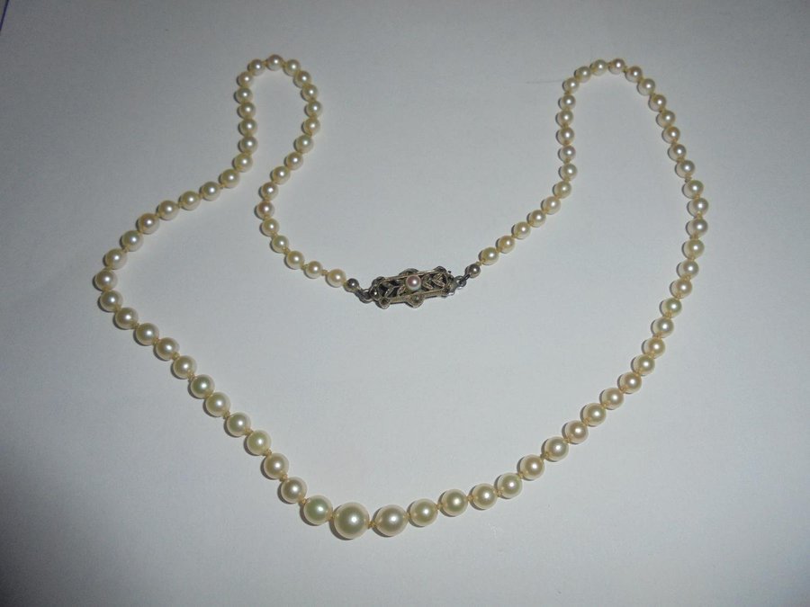 pärlor halsband av äkta orientaliska fröpärlor vintage