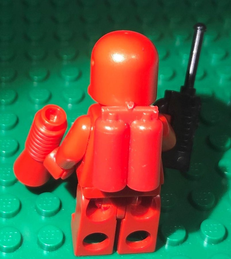 LEGO figur rymd Astronaut Classic Space - Red with Air Tanks sp005 walkie talkie