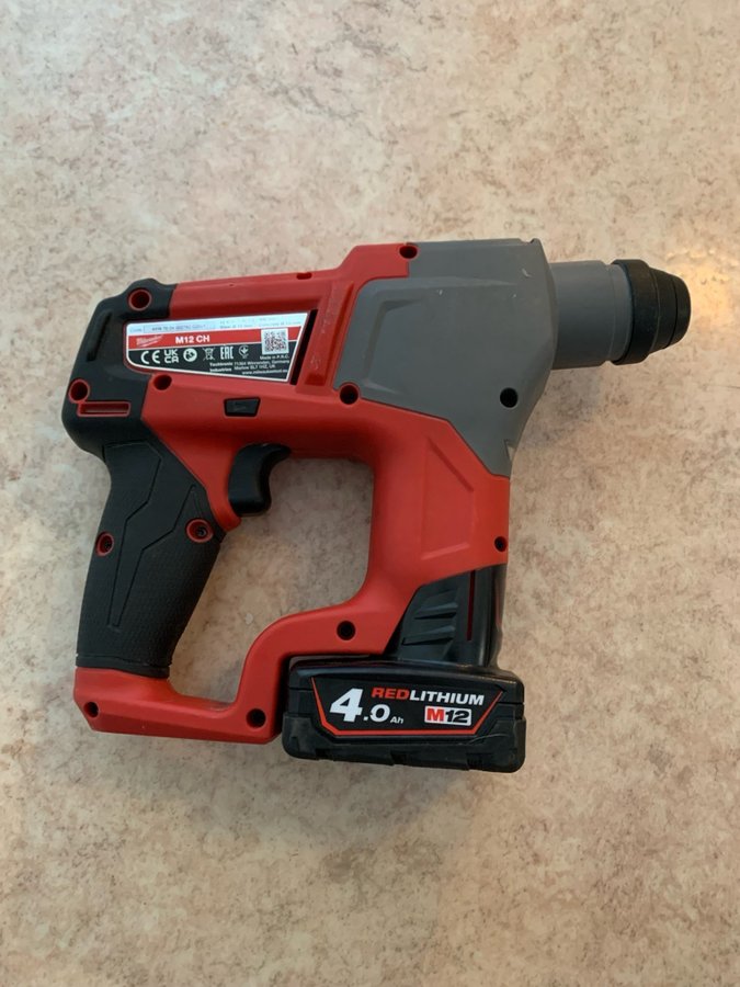 Milwaukee M12 CH borrhammare