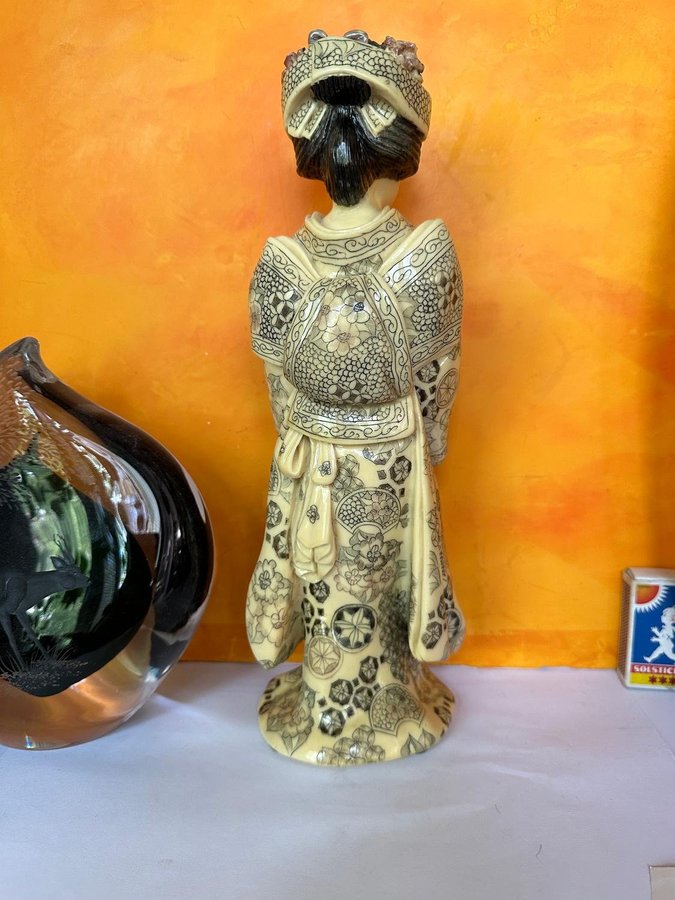 Skulptur Geisha FIGURIN  Sign  Japan Meiji 1800-talets slut