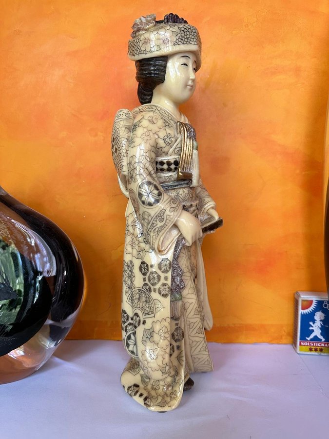 Skulptur Geisha FIGURIN  Sign  Japan Meiji 1800-talets slut