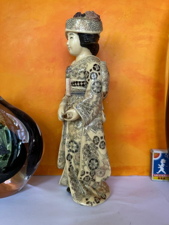 Skulptur Geisha FIGURIN  Sign  Japan Meiji 1800-talets slut