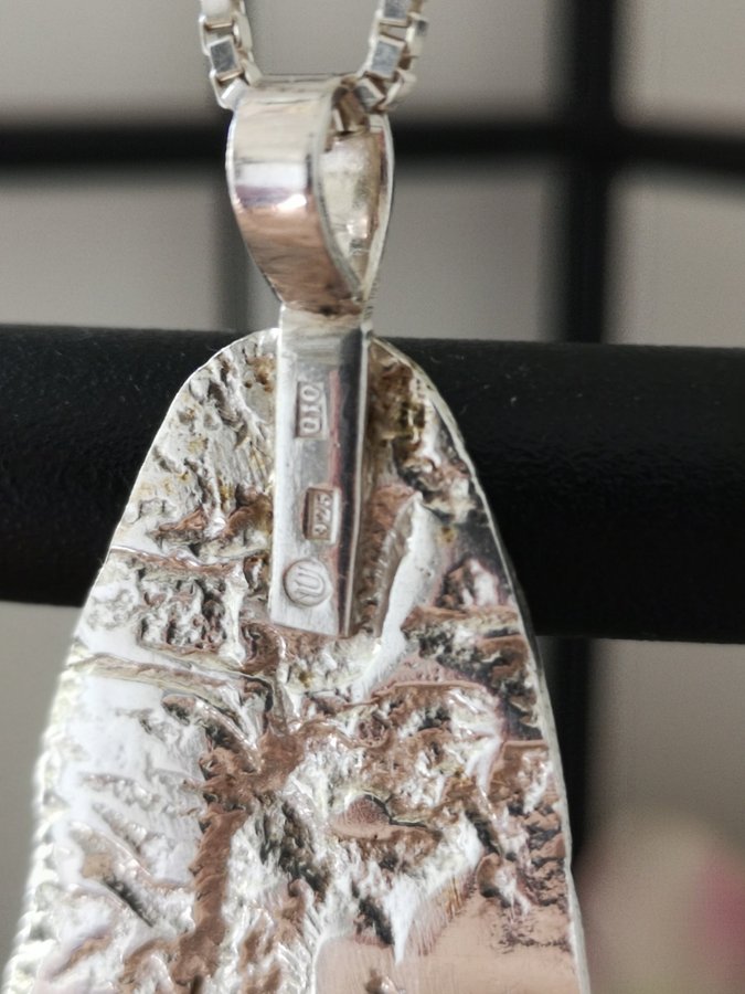 Halskedja/halsband med stort hänge i äkta stämplad silver - vikt 36 g