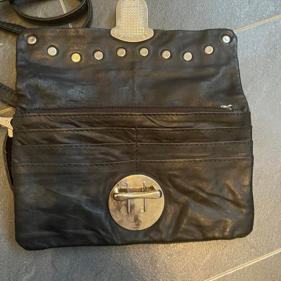 skinn väska plånbok frontrow läder