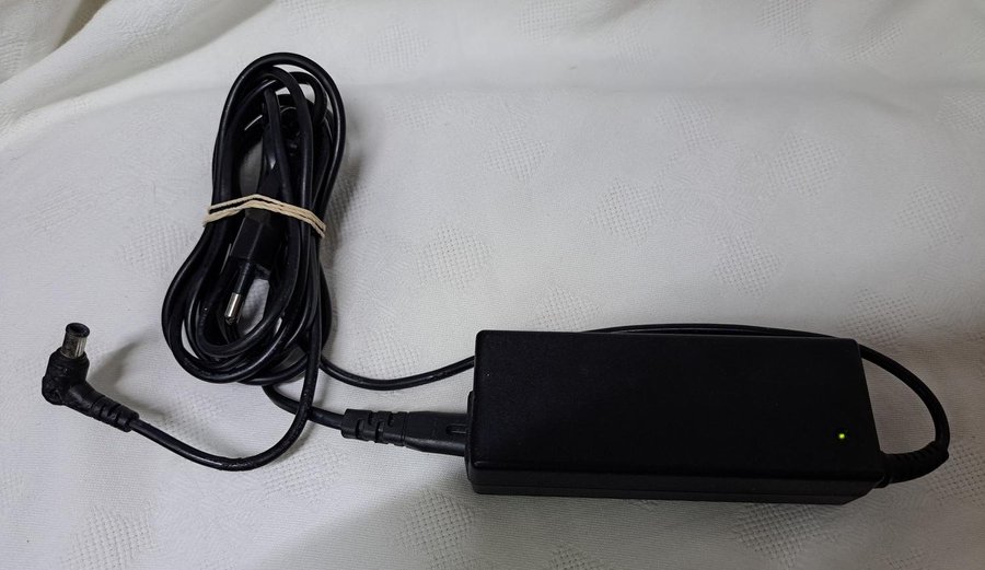 Original AC Power Charger Sony VGP-AC19V33 195V 39A