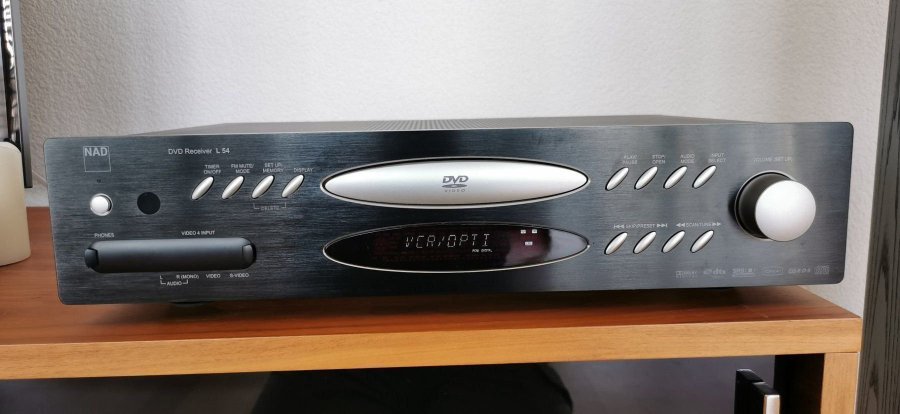 NAD L 54 DVD/CD/MP3 AM/FM Receiver Combo Amplifier