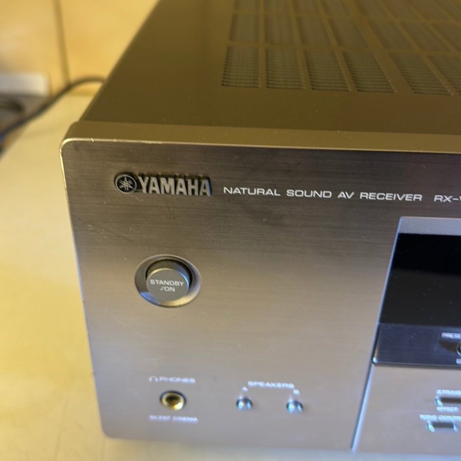 Yamaha RX-V457 AV-receiver