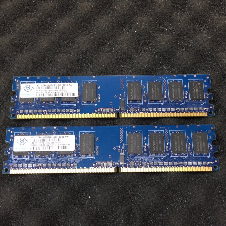 2x 1GB DDR2 Nanya NT1GT64U88D0BY-AD