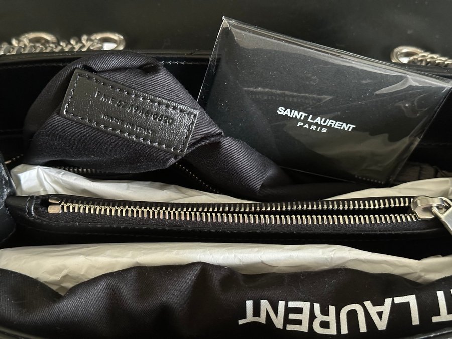 Saint Laurent LouLou Medium skinnväska