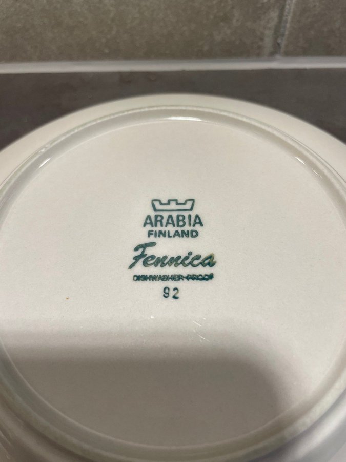 Arabia! Fennica! 4 st djupa tallrikar i riktigt fint vintageskick!