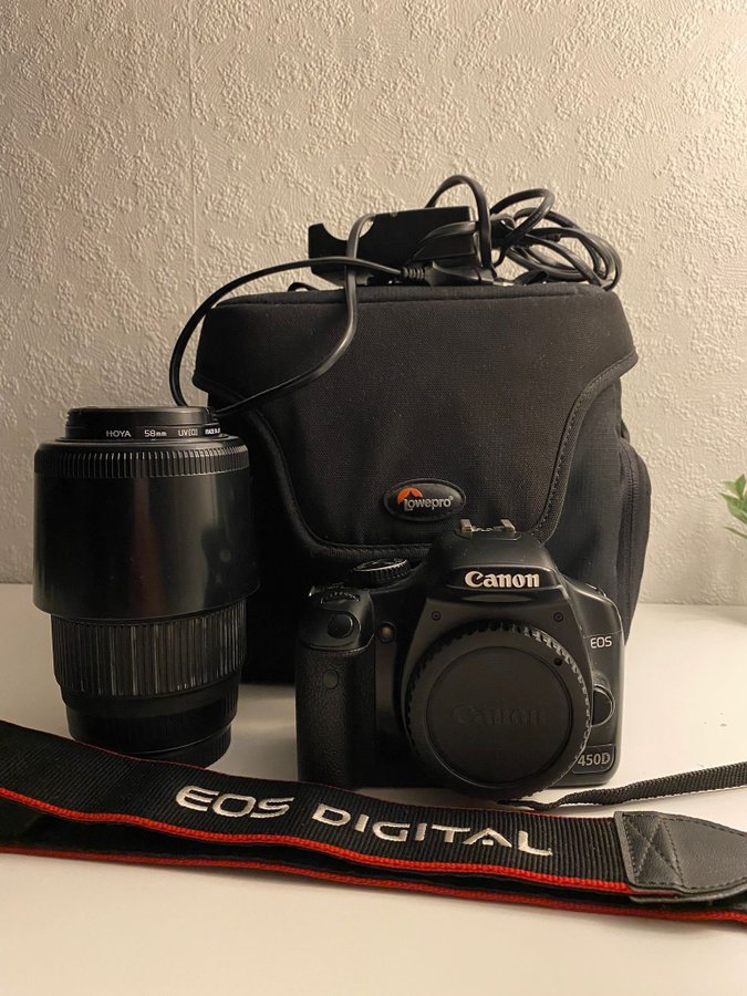 Canon EOS 450D med Sigma 70-300mm objektiv och kameraväska