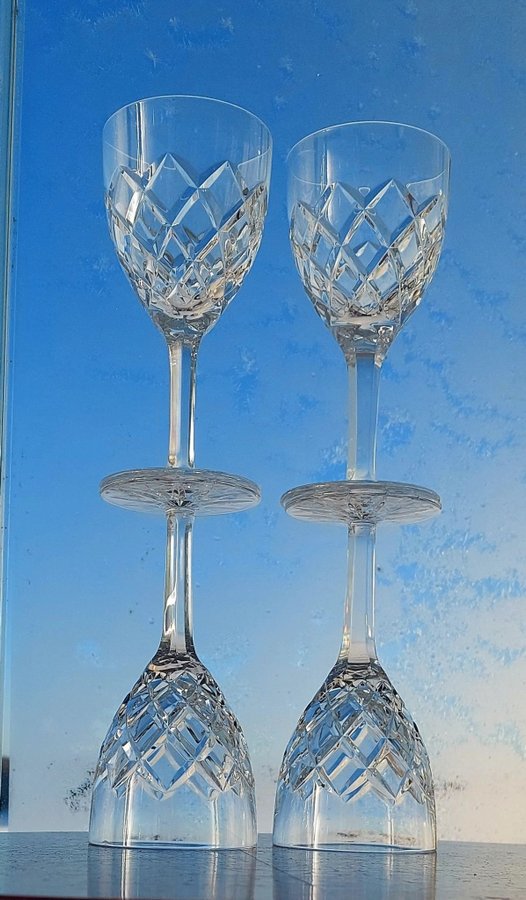 4 Vin-glas klassiska skönheter med tyngd gnistrande handslipad hel-kristall Retr
