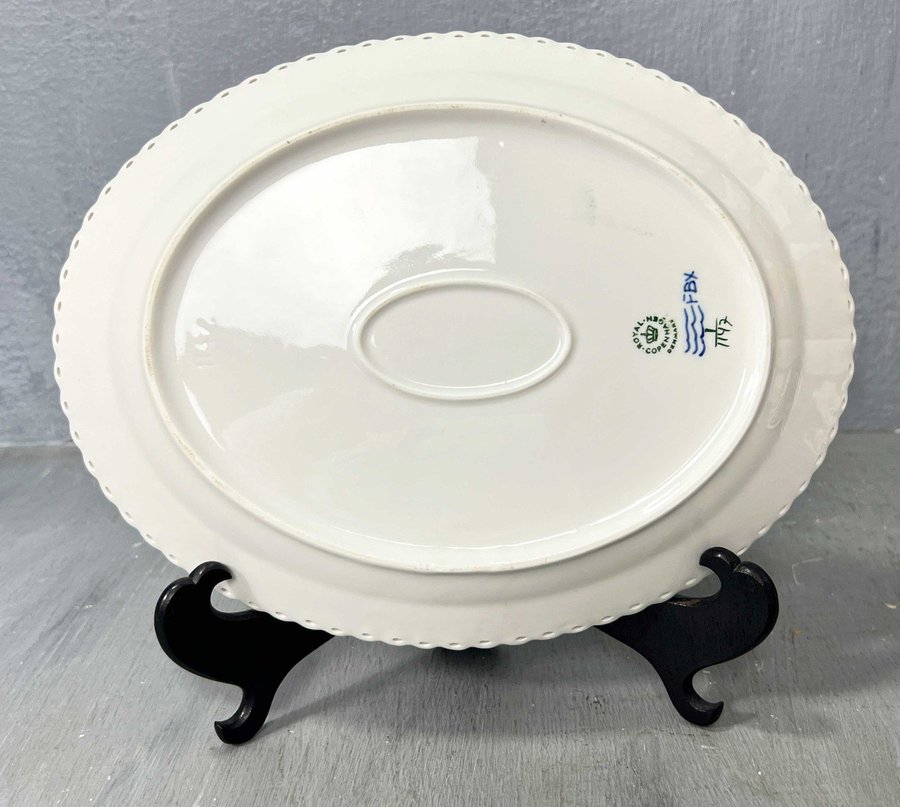 KUNGLIG DANSK - ROYAL COPENHAGEN MUSSELMALET HELTLOND SERVERINGSFAT FAT 1/1147