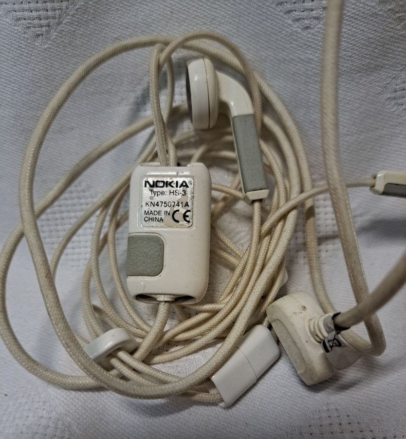 Genuine Nokia HS-3 Portable Stereo Headphone Headsets - White