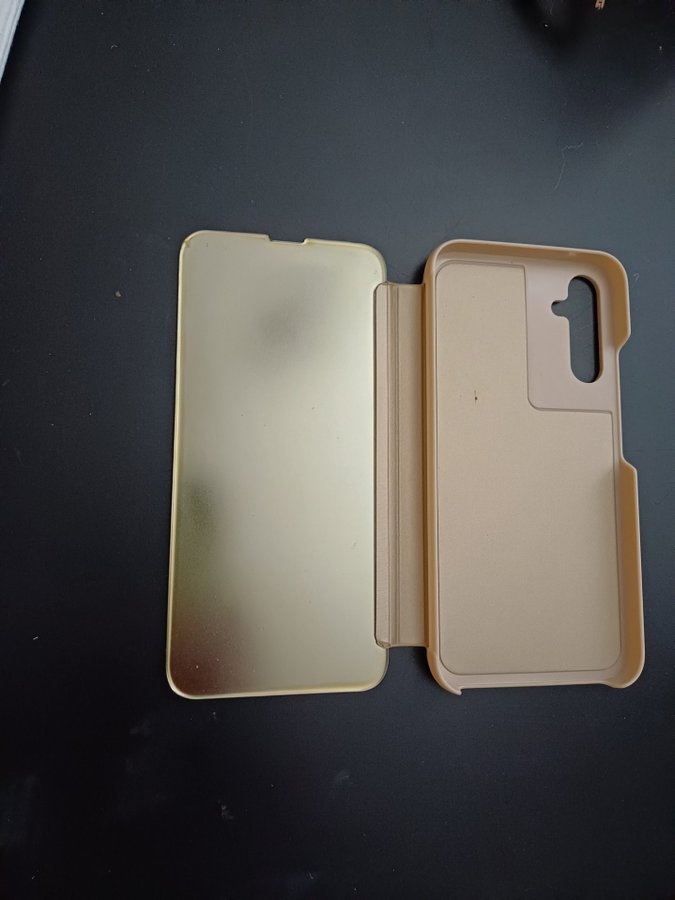 Fodral Guld Samsung Galaxy A34 nytt