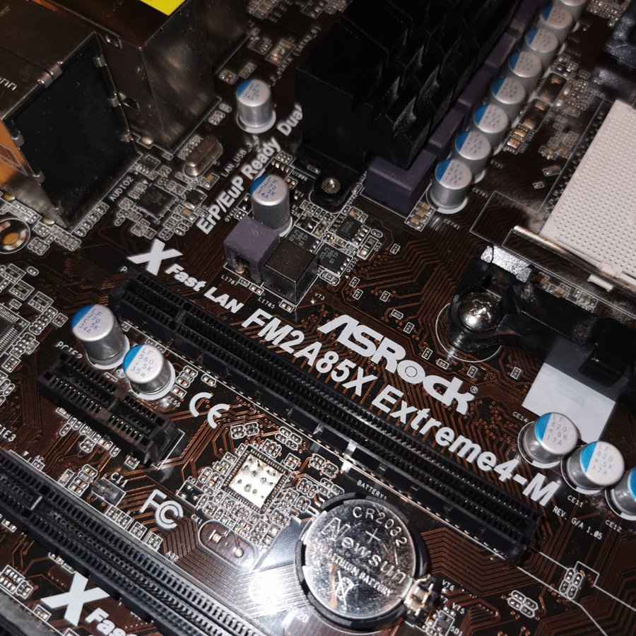 ASRock FM2A85X Extreme4-M