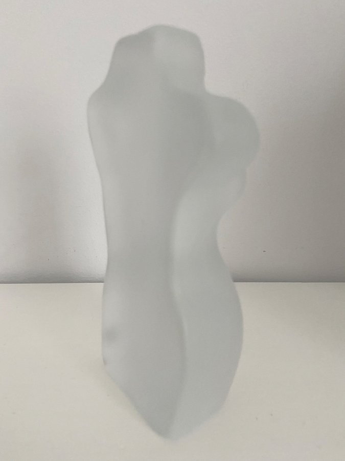 Skulptur/ figurin konst glas  glas Torso naken kvinna Bergdala 19/2000-tal