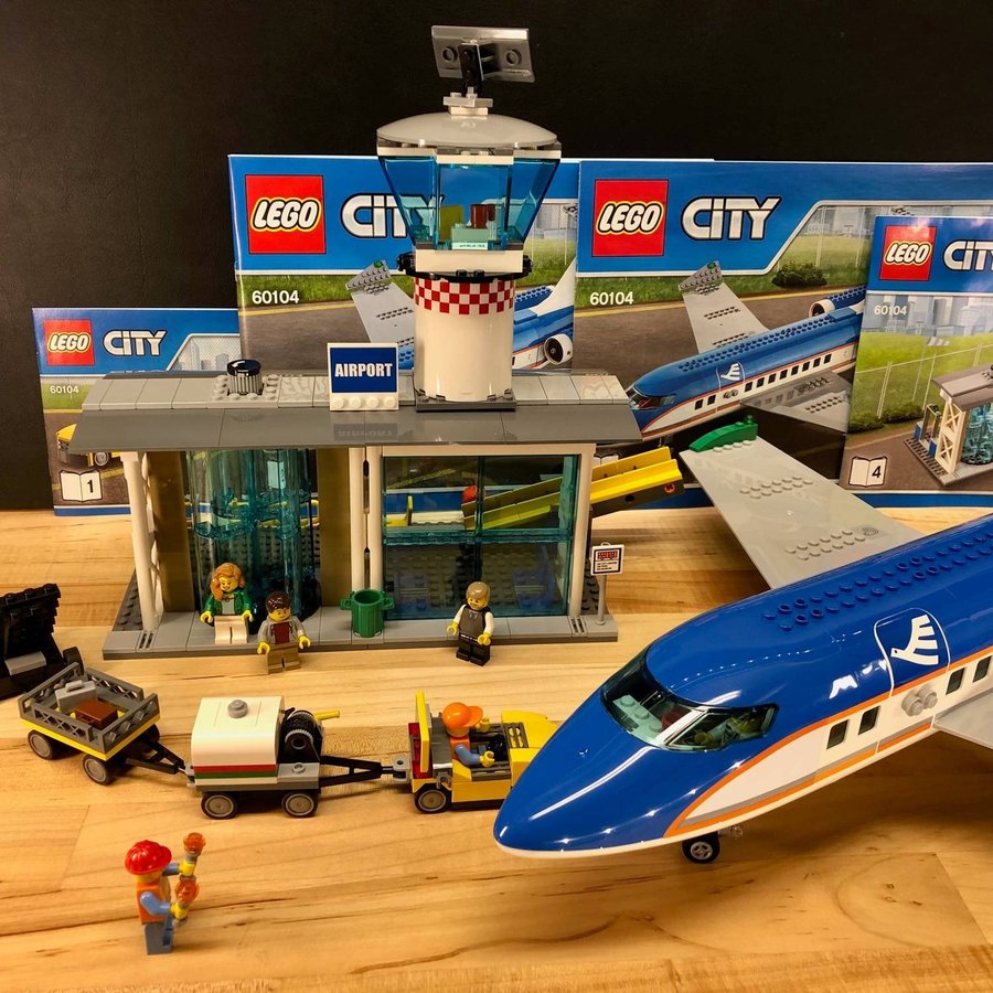 LEGO City 60104 BEG "Airport Passenger Terminal" från 2016 begagnad i nyskick!