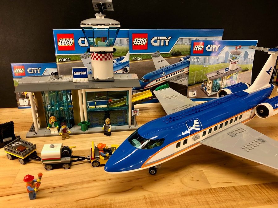 LEGO City 60104 BEG "Airport Passenger Terminal" från 2016 begagnad i nyskick!